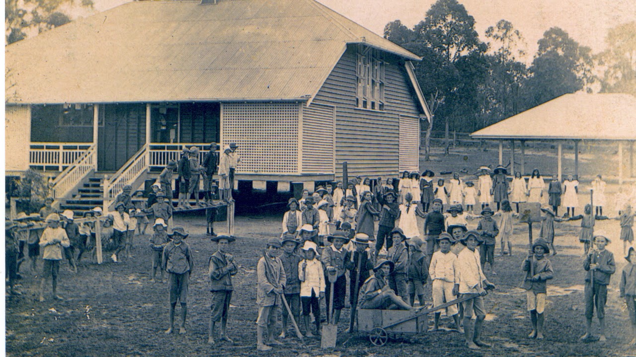 Early 1900s photo of Chermside State School
